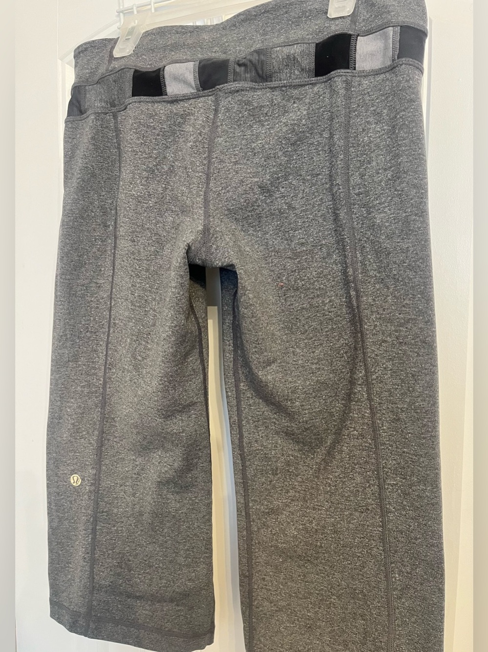 Lululemon Reversible Grey Athletic Capri Leggings - Size 8